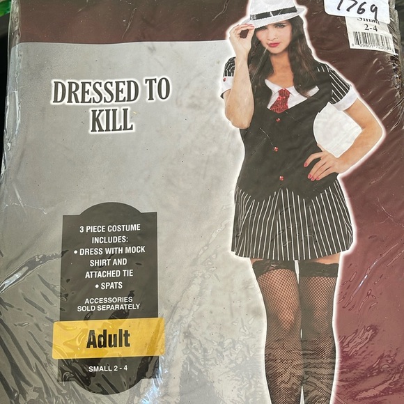 Dressed to Kill - Picture 1 of 2